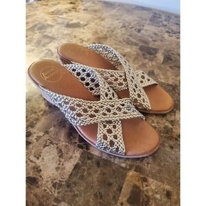 Andre Assous Featherweights Cork Woven Wedge 8.5 Bryana Gold Boho Sandals Resort